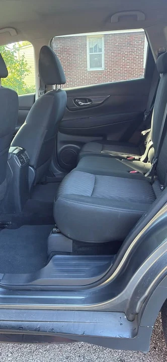 2017 Nissan Rogue - Image 7 of 14