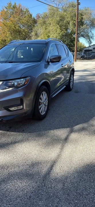 2017 Nissan Rogue - Image 2 of 14