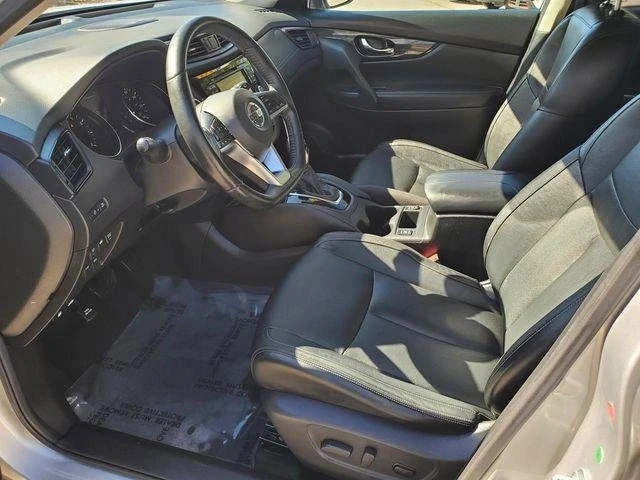 2017 Nissan Rogue - Image 12 of 19