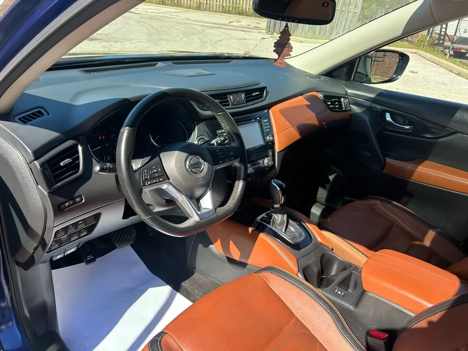 2017 Nissan Rogue - Image 10 of 20