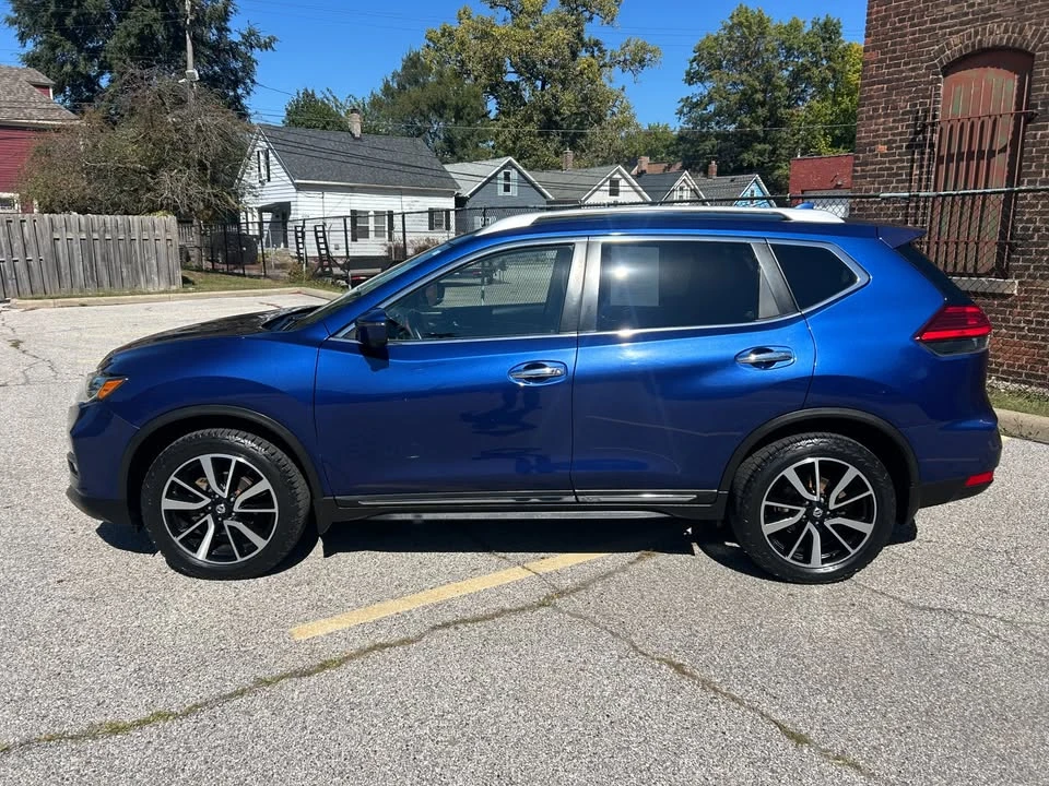 2017 Nissan Rogue - Image 2 of 20