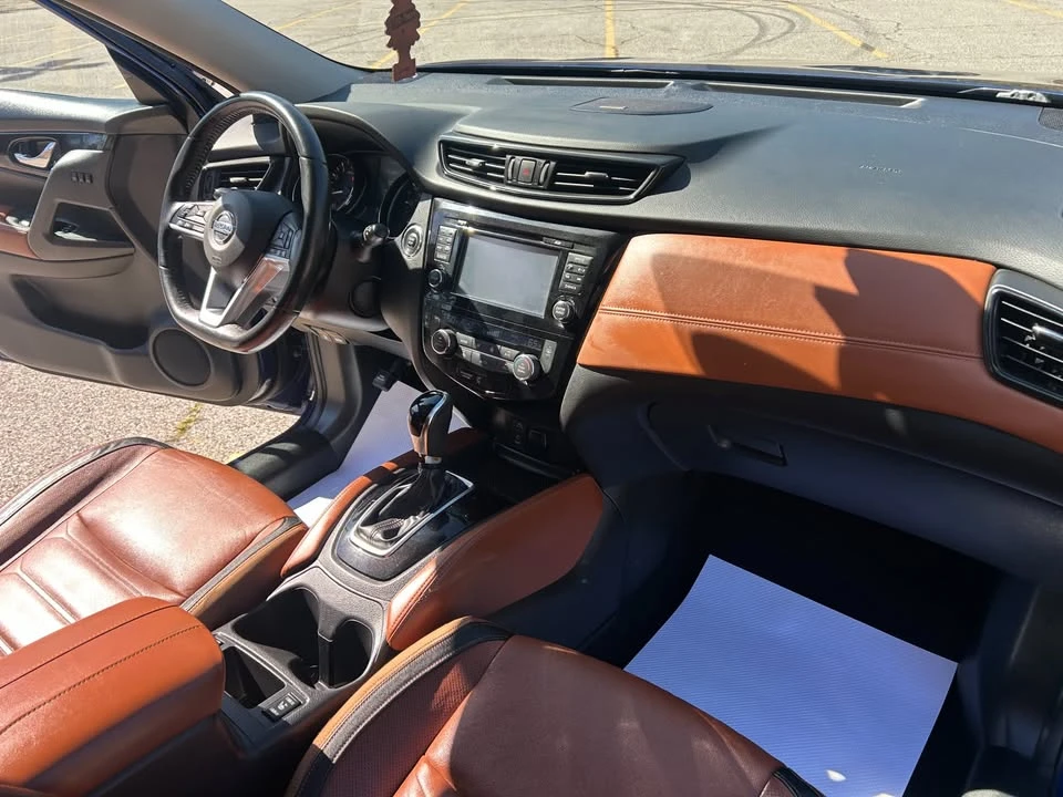 2017 Nissan Rogue - Image 15 of 20