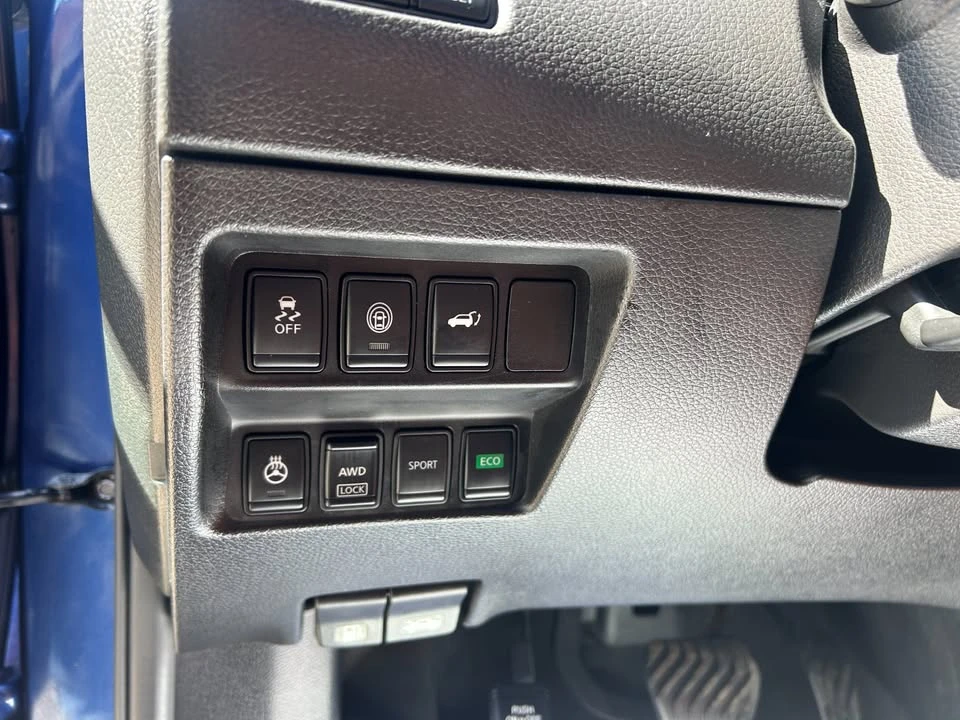 2017 Nissan Rogue - Image 16 of 20
