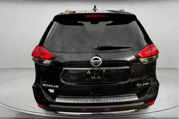 2017 Nissan Rogue - Image 6 of 18