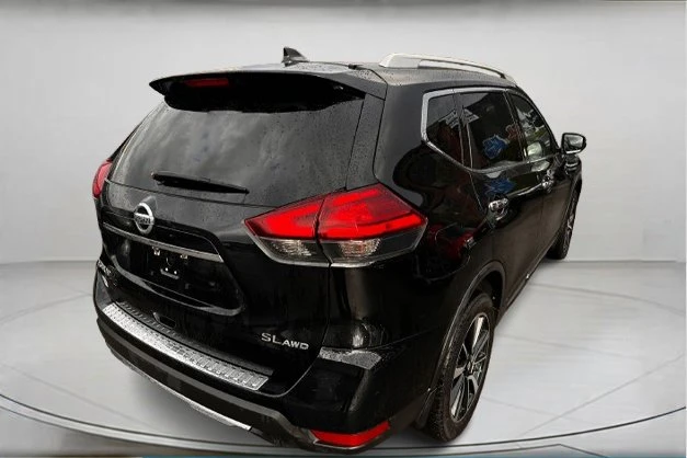 2017 Nissan Rogue - Image 4 of 18