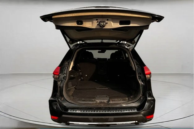 2017 Nissan Rogue - Image 7 of 18
