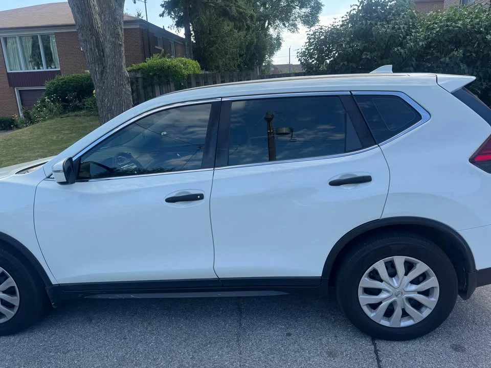 2017 Nissan Rogue - Image 4 of 8