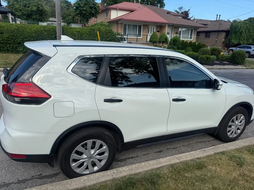 2017 Nissan Rogue - Image 5 of 8