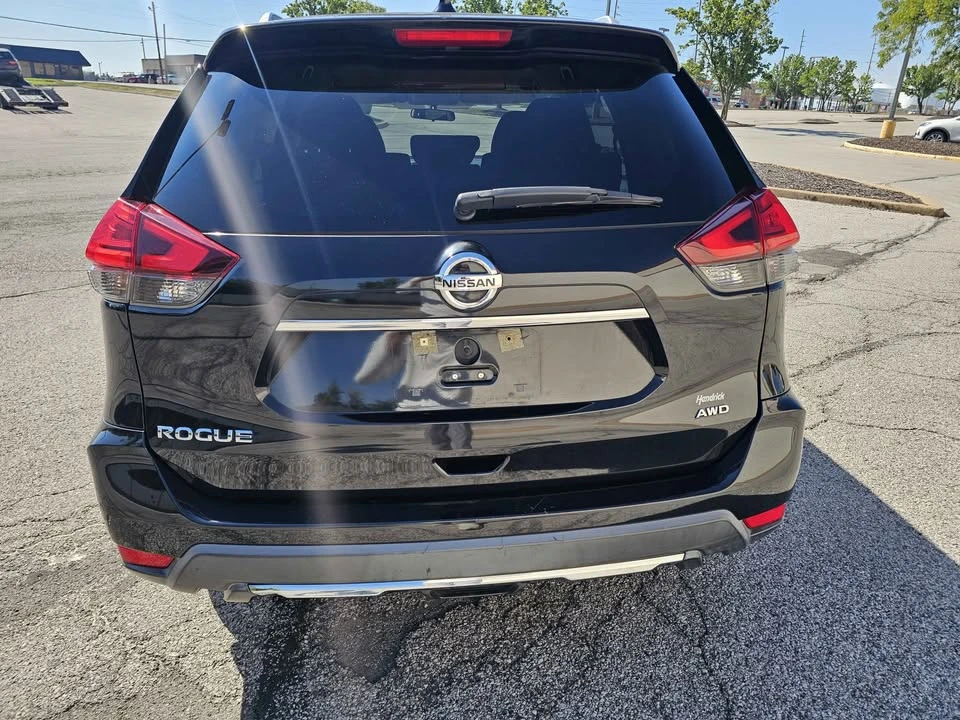 2017 Nissan Rogue - Image 4 of 9