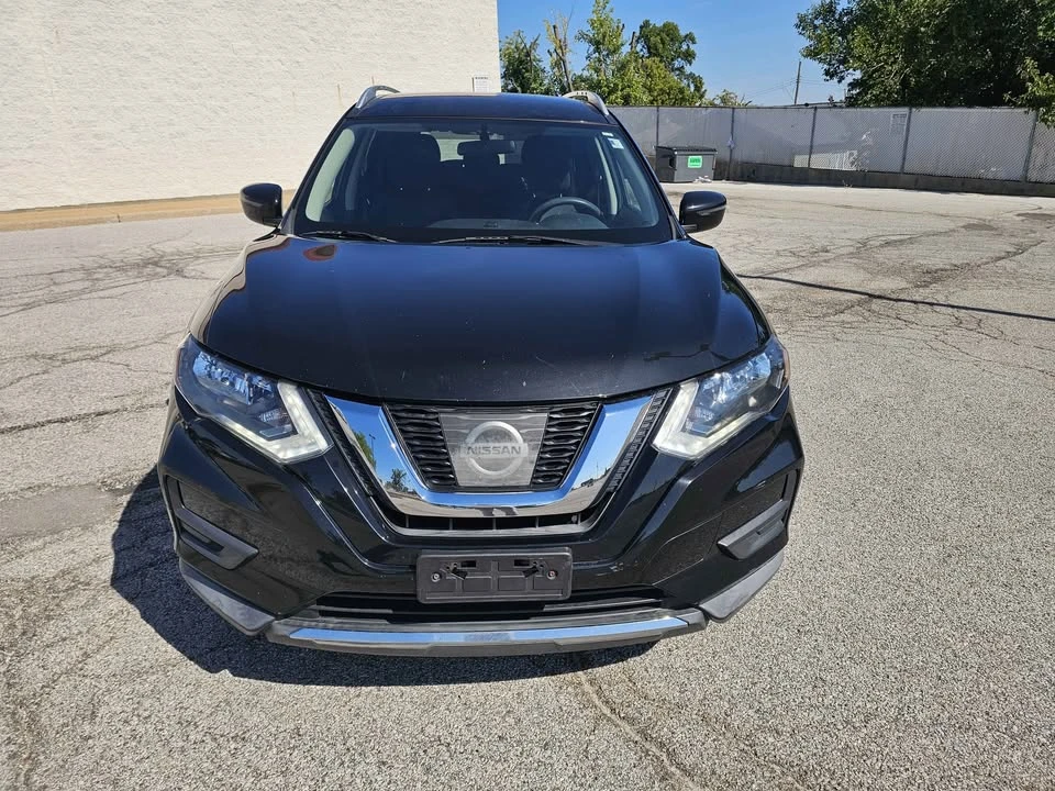 2017 Nissan Rogue - Image 2 of 9