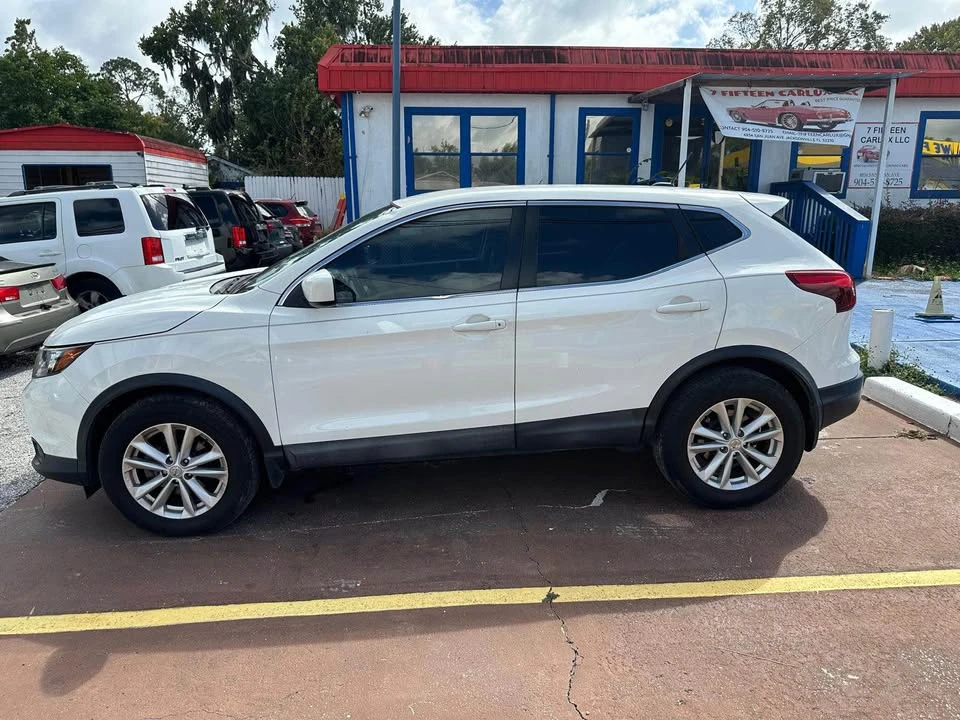 2017 Nissan Rogue - Image 3 of 14