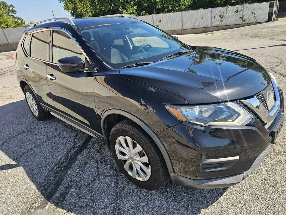 2017 Nissan Rogue - Image 6 of 9