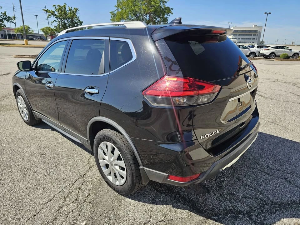 2017 Nissan Rogue - Image 3 of 9
