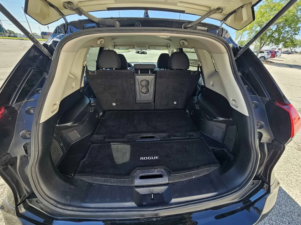 2017 Nissan Rogue - Image 9 of 9