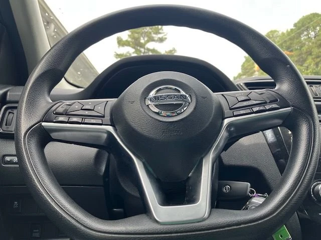 2017 Nissan Rogue - Image 18 of 19
