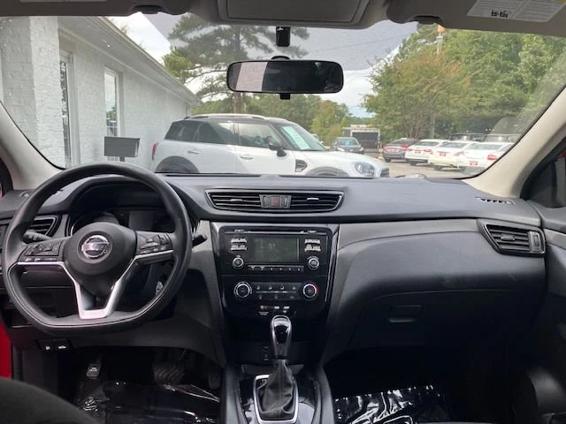 2017 Nissan Rogue - Image 15 of 19