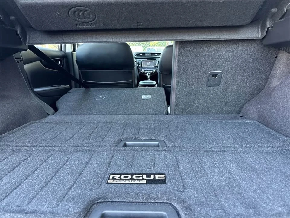 2017 Nissan Rogue - Image 7 of 7