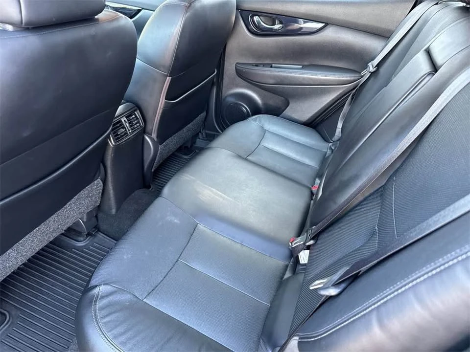 2017 Nissan Rogue - Image 6 of 7