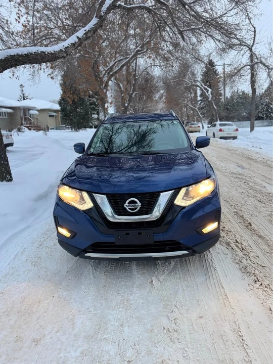 2017 Nissan Rogue - Image 2 of 11
