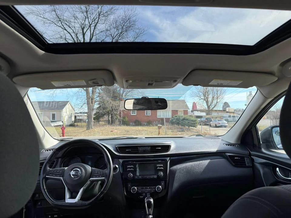 2017 Nissan Rogue - Image 5 of 7