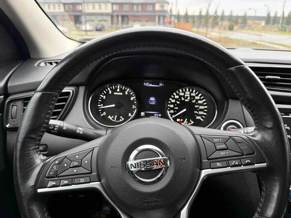 2017 Nissan Rogue - Image 6 of 7