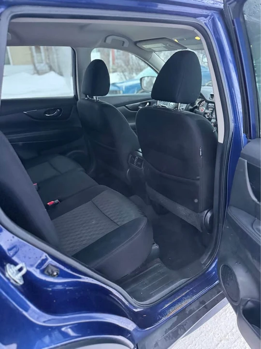 2017 Nissan Rogue - Image 9 of 11