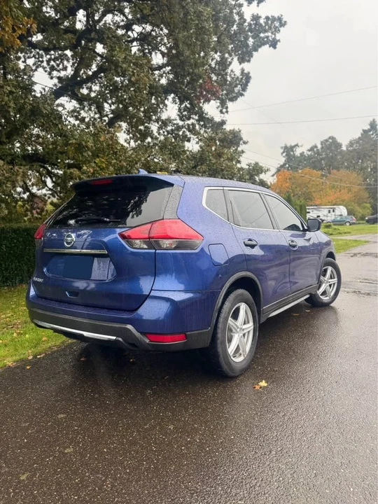 2017 Nissan Rogue - Image 4 of 8