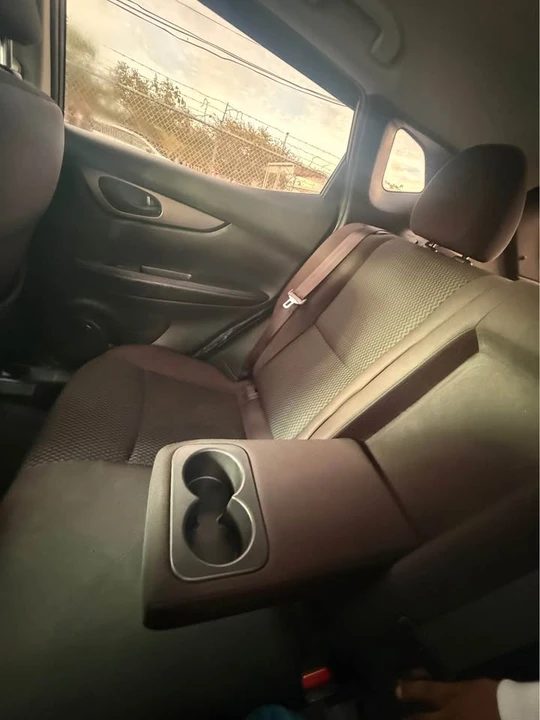 2017 Nissan Rogue - Image 5 of 15