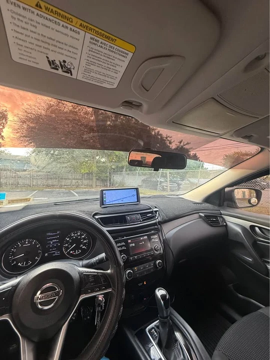 2017 Nissan Rogue - Image 3 of 15