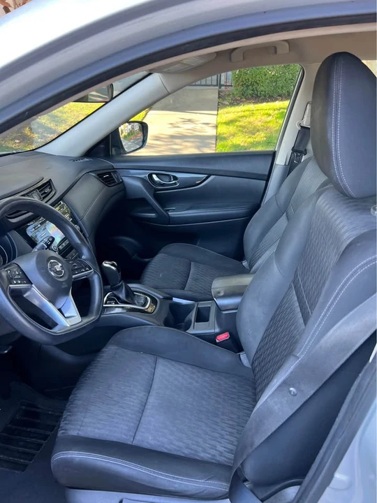 2017 Nissan Rogue - Image 3 of 5
