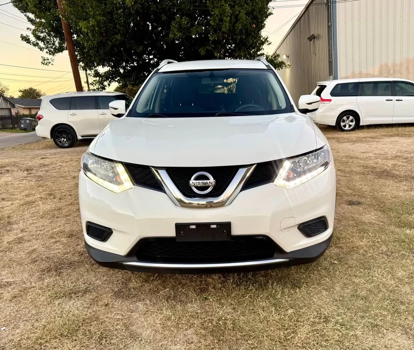 2017 Nissan Rogue - Image 3 of 11