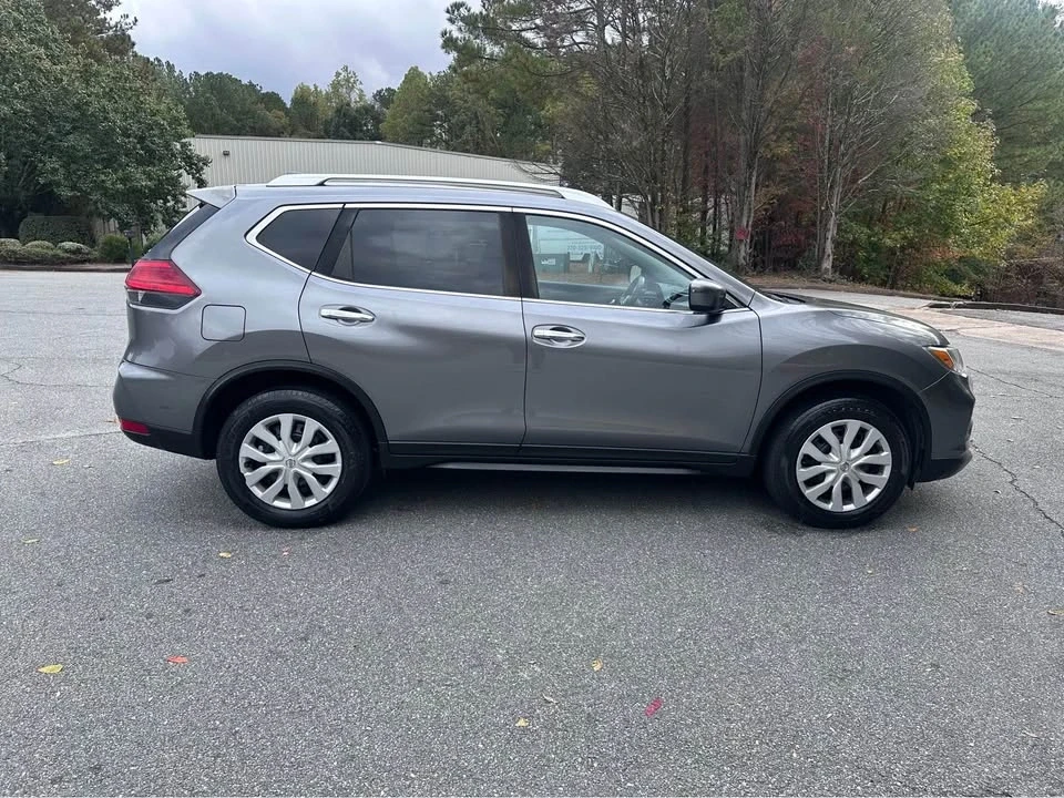 2017 Nissan Rogue - Image 6 of 14