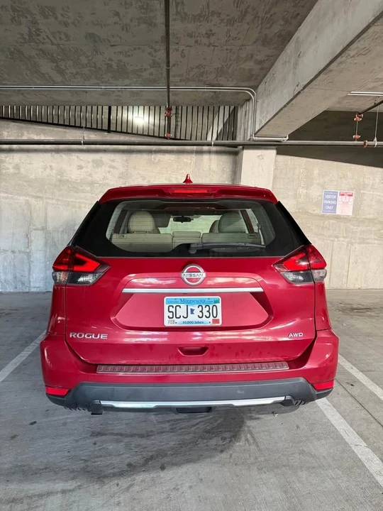 2017 Nissan Rogue - Image 3 of 8