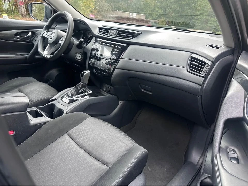 2017 Nissan Rogue - Image 11 of 14