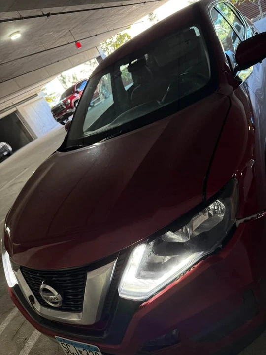 2017 Nissan Rogue - Image 2 of 8