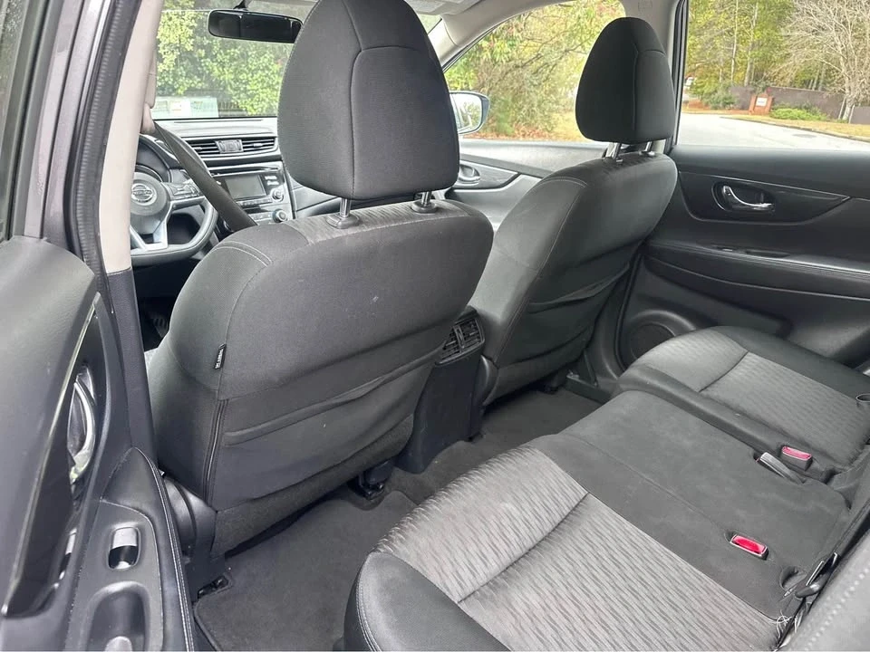 2017 Nissan Rogue - Image 9 of 14