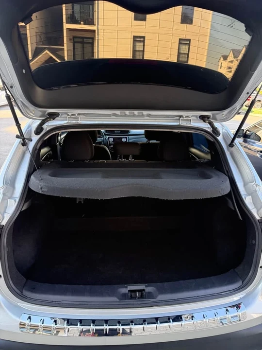 2017 Nissan Rogue - Image 5 of 15