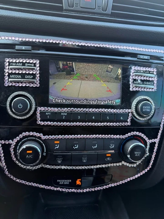 2017 Nissan Rogue - Image 7 of 15