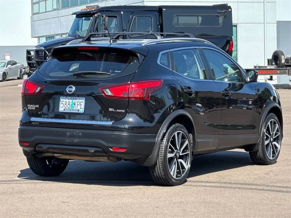 2017 Nissan Rogue - Image 3 of 14