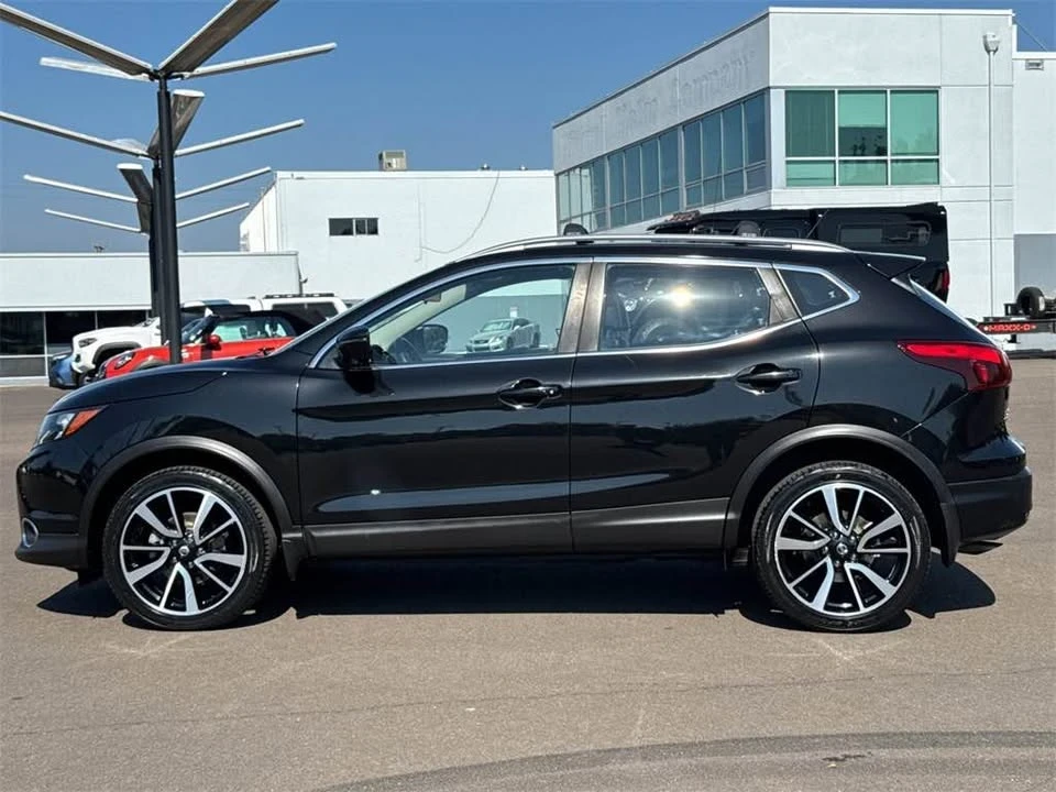 2017 Nissan Rogue - Image 7 of 14