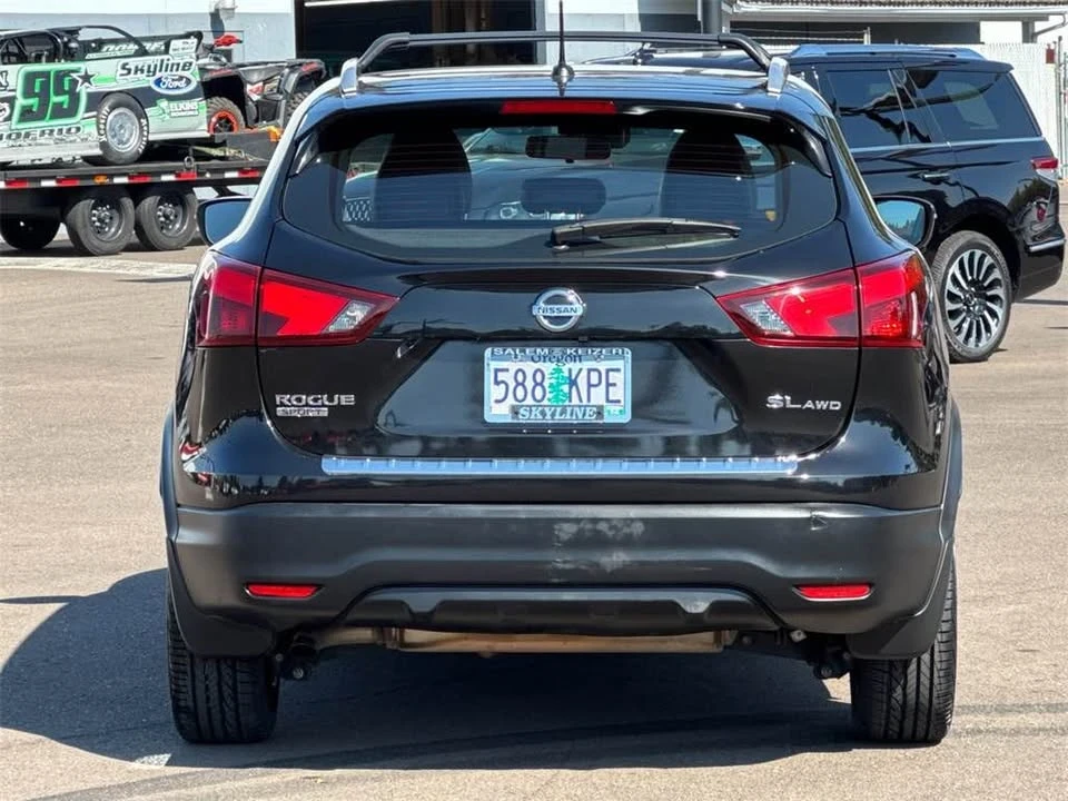 2017 Nissan Rogue - Image 4 of 14