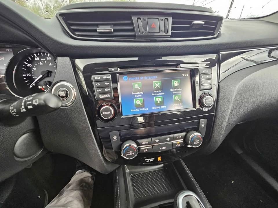 2017 Nissan Rogue - Image 4 of 12