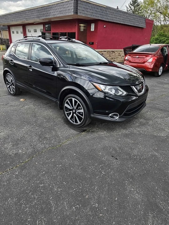 2017 Nissan Rogue - Image 2 of 12