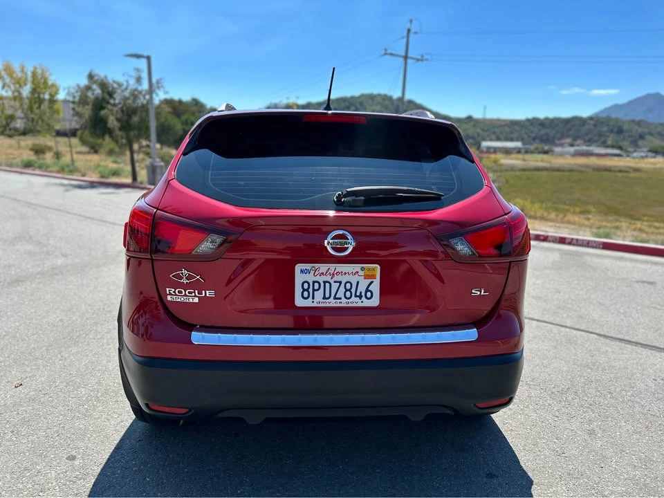 2017 Nissan Rogue - Image 8 of 17