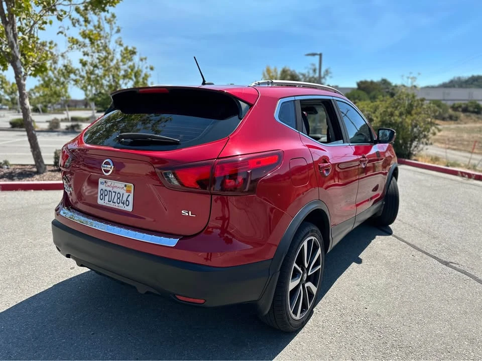 2017 Nissan Rogue - Image 7 of 17