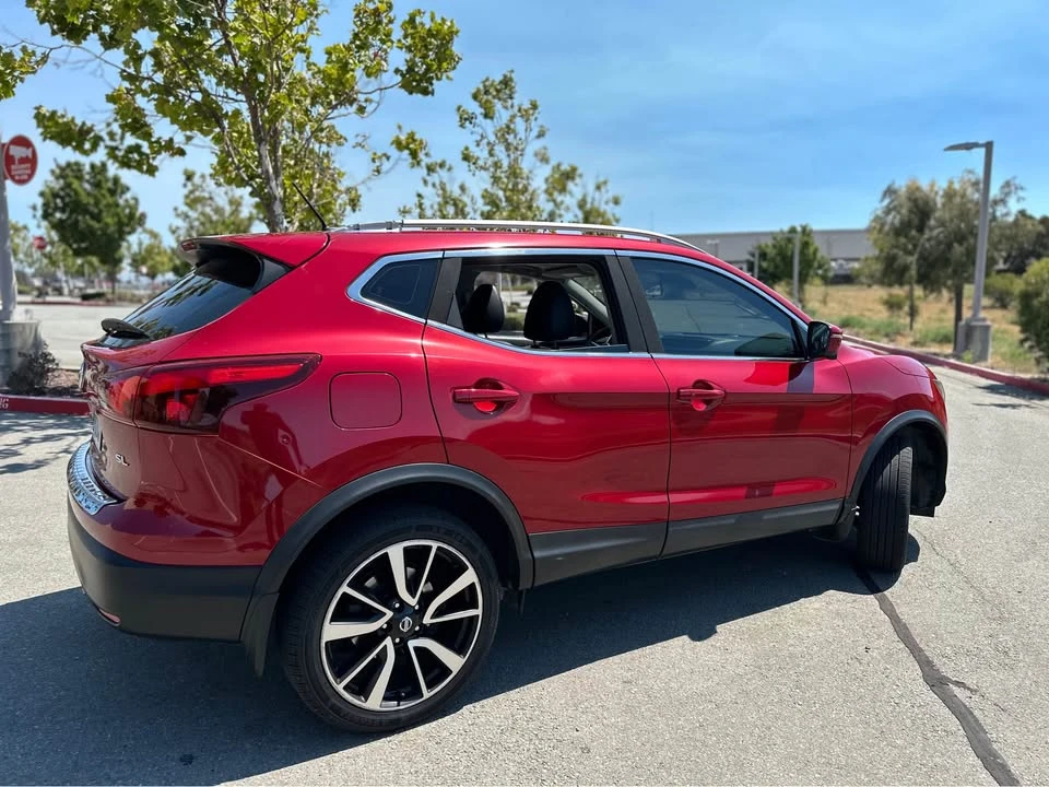 2017 Nissan Rogue - Image 6 of 17