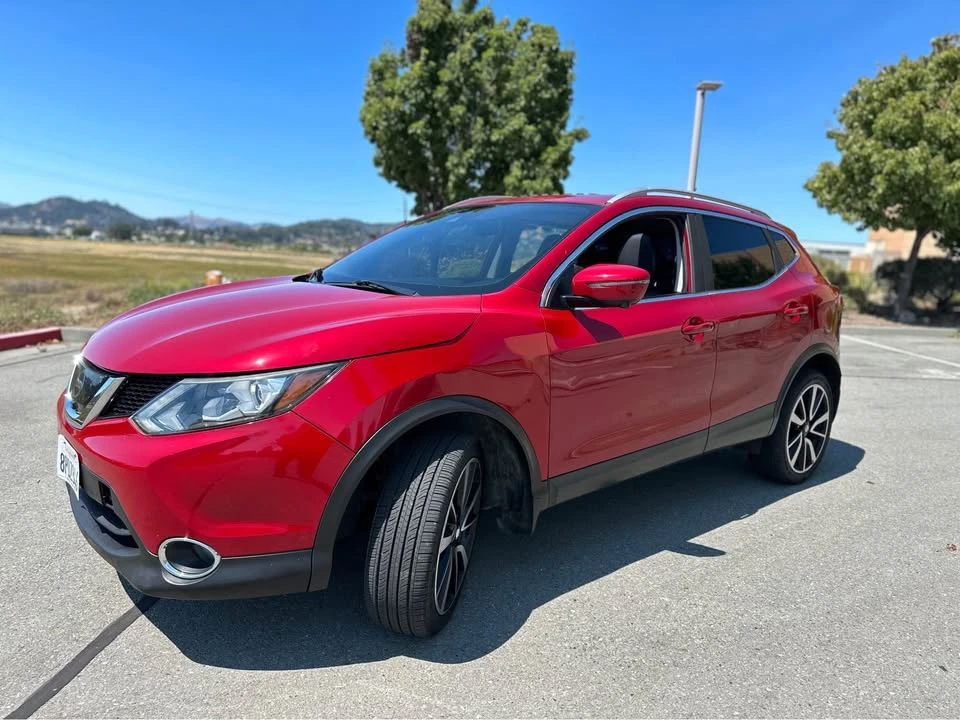 2017 Nissan Rogue - Image 3 of 17