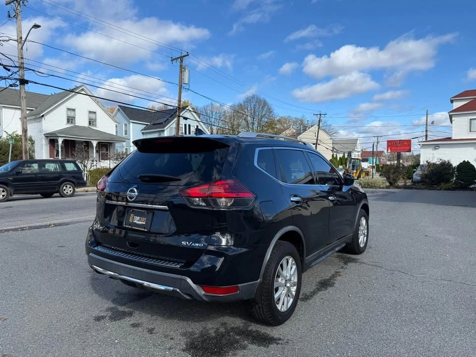2017 Nissan Rogue - Image 2 of 19