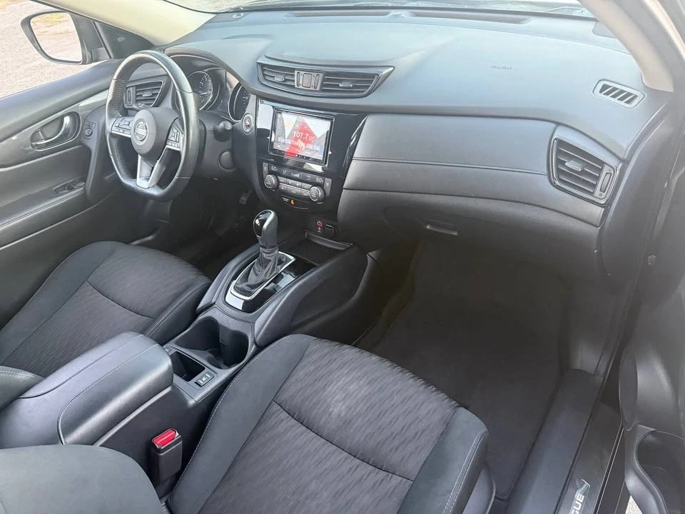 2017 Nissan Rogue - Image 11 of 19