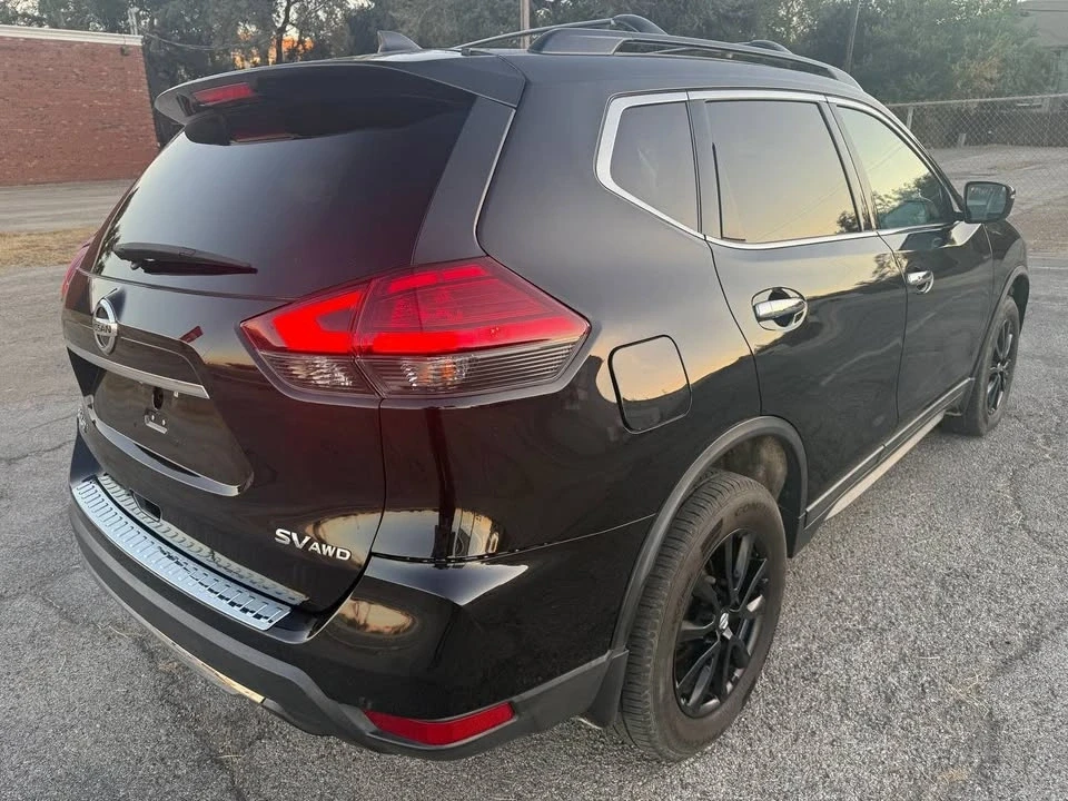 2017 Nissan Rogue - Image 6 of 19
